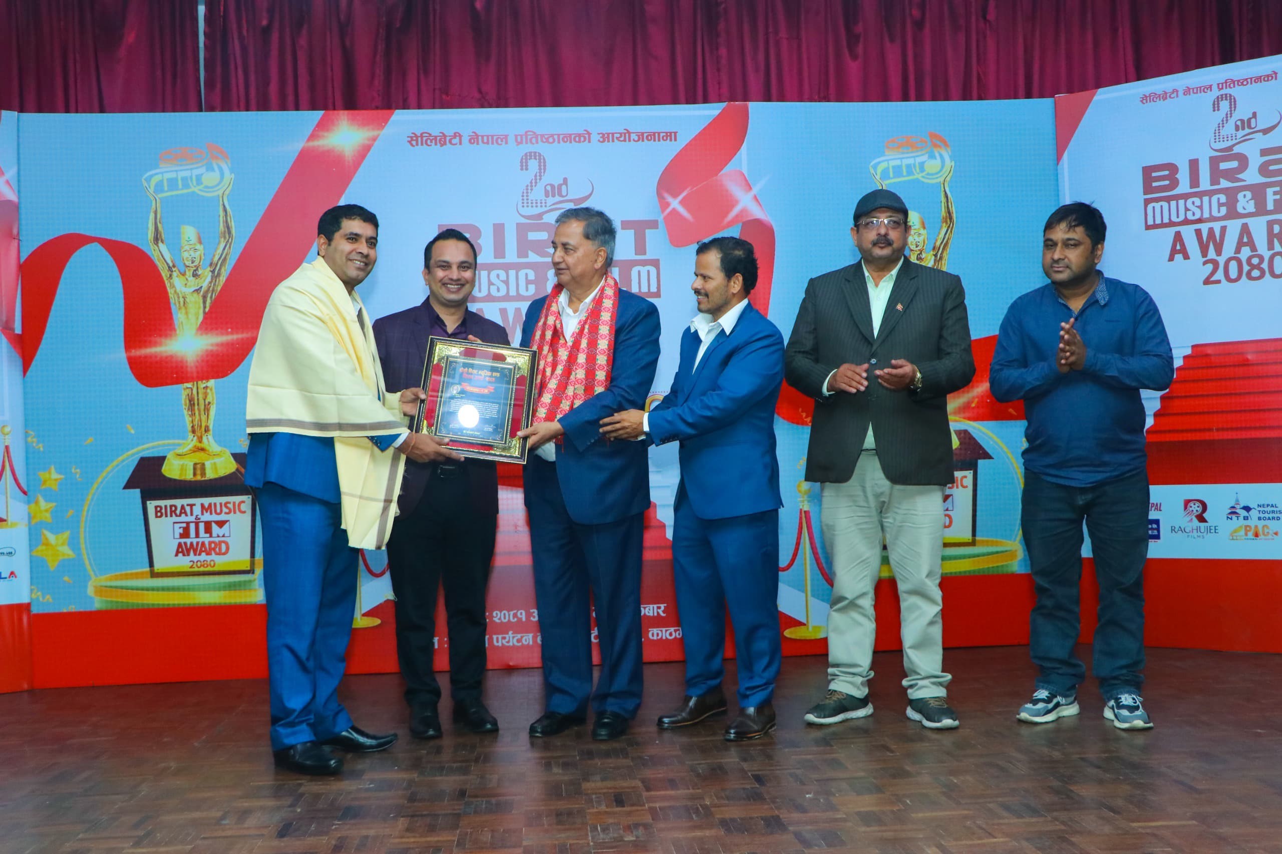 विष्णु तारुकेलाई ‘राष्ट्रिय पत्रकारीता सम्मान’, २३ वटा विधामा दर्जनौं कलाकार सम्मानित