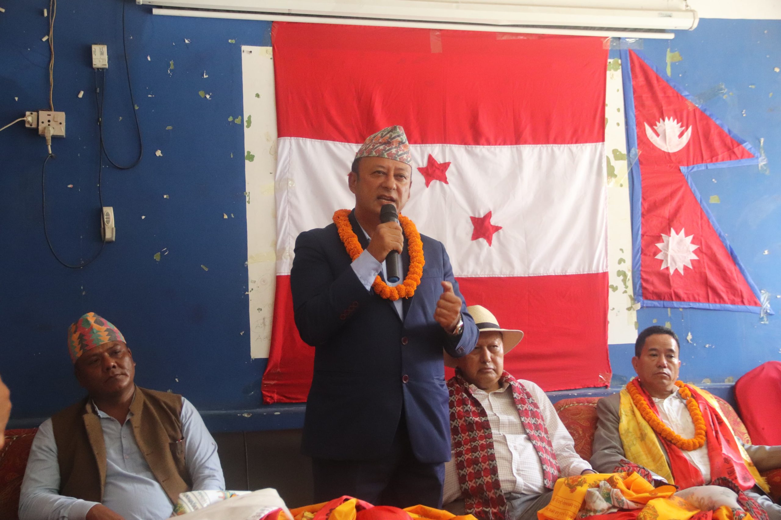 कुलमान घिसिङलाई हटाउने सरकारको योजना छैनः ऊर्जामन्त्री खड्का