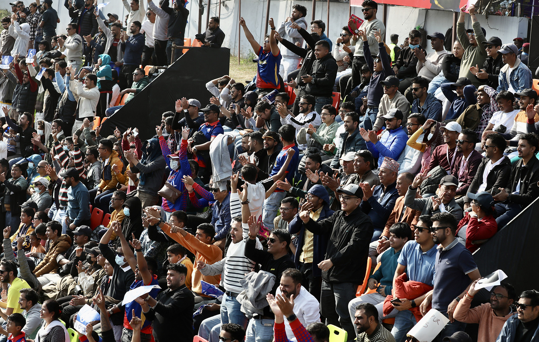 त्रिवि क्रिकेट मैदानको भीडमा च्यापिँदा दुई प्रहरीसहित सात घाइते