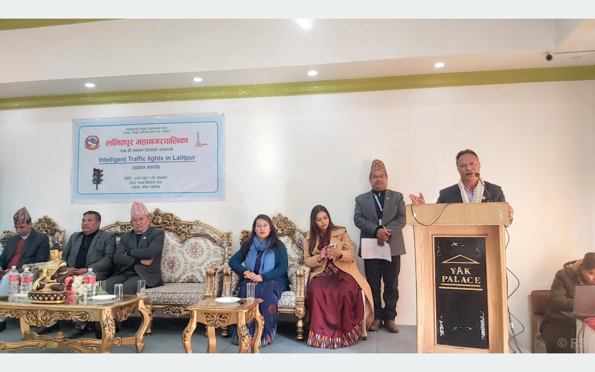 ललितपुरमा ‘इन्टेलिजेन्स ट्राफिक लाइट’ सञ्चालनमा