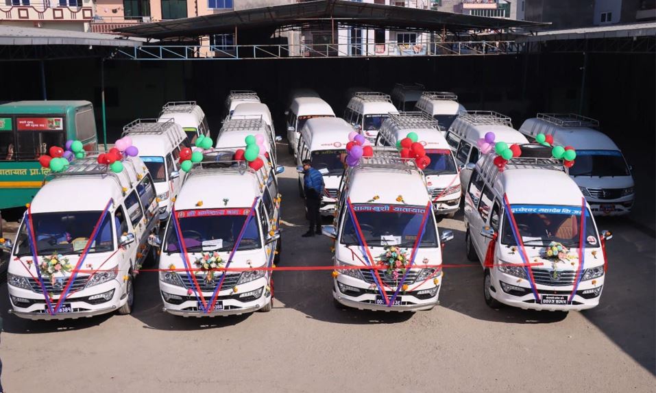 सामाखुसी यातायातले दश करोड बढी लगानीमा सञ्चालन गर्‍याे विद्युतीय माइक्रोबस