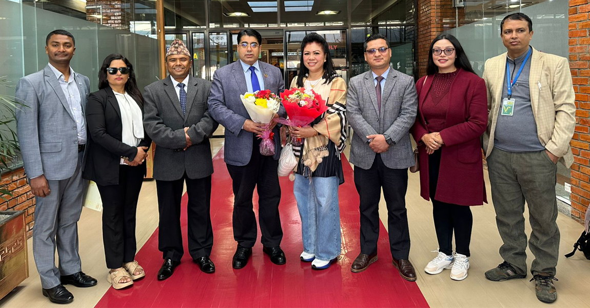 रााष्ट्रपति ट्रम्पको शपथ समारोहमा सहभागी हुन सांसद ढकाल अमेरिका प्रस्थान