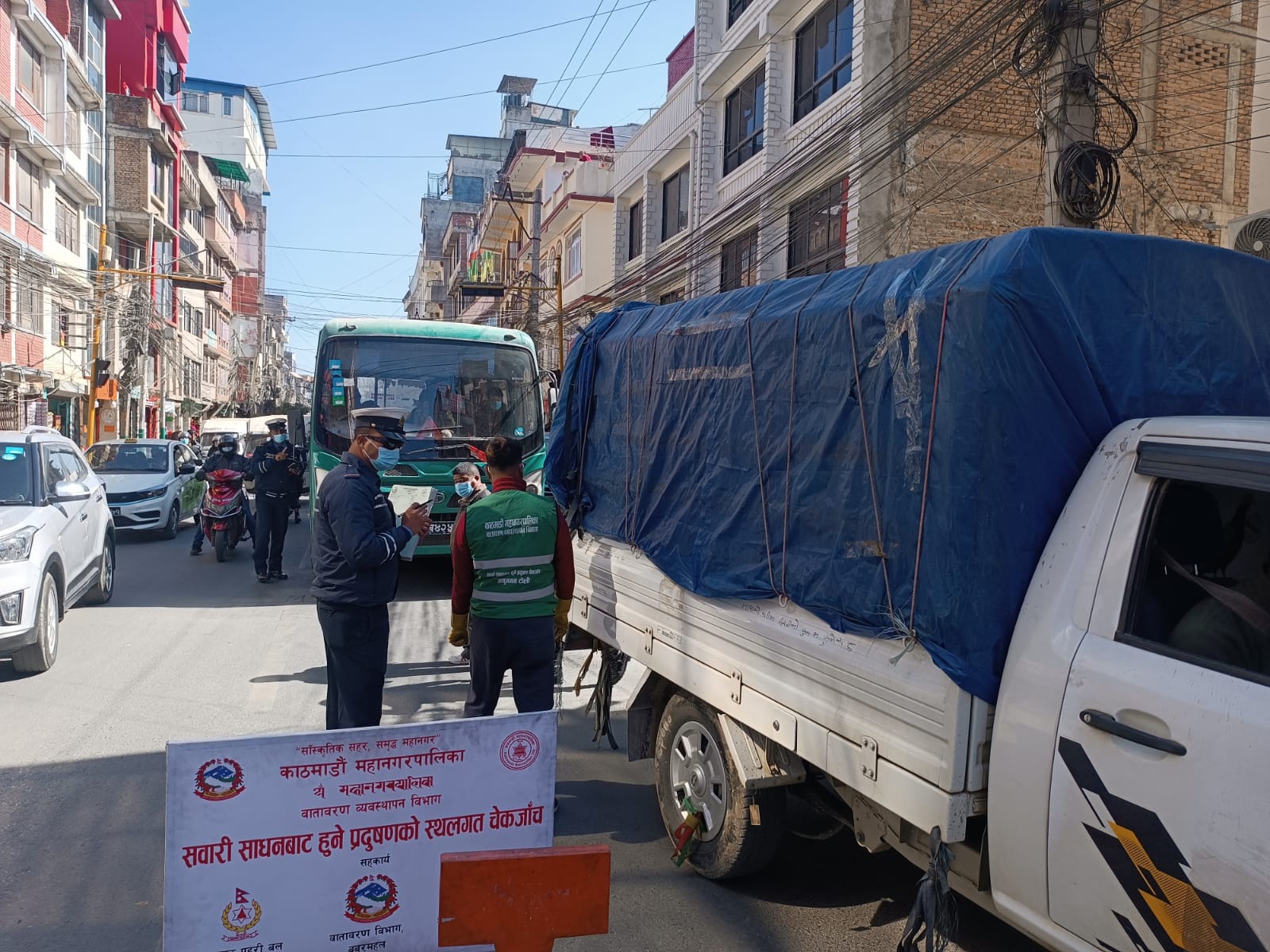 सवारी साधनमा प्रदूषण परीक्षणः ५४ प्रतिशत मापदण्डविपरीत