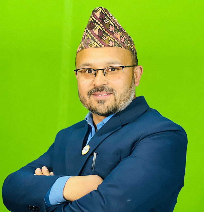 ‘आईसीई गाडीको इन्जिन बनाउँदिनँ भन्न पाइन्छ, तर ईभीमा ब्याट्री नफेरी सुख छैन’ (भिडिओ)