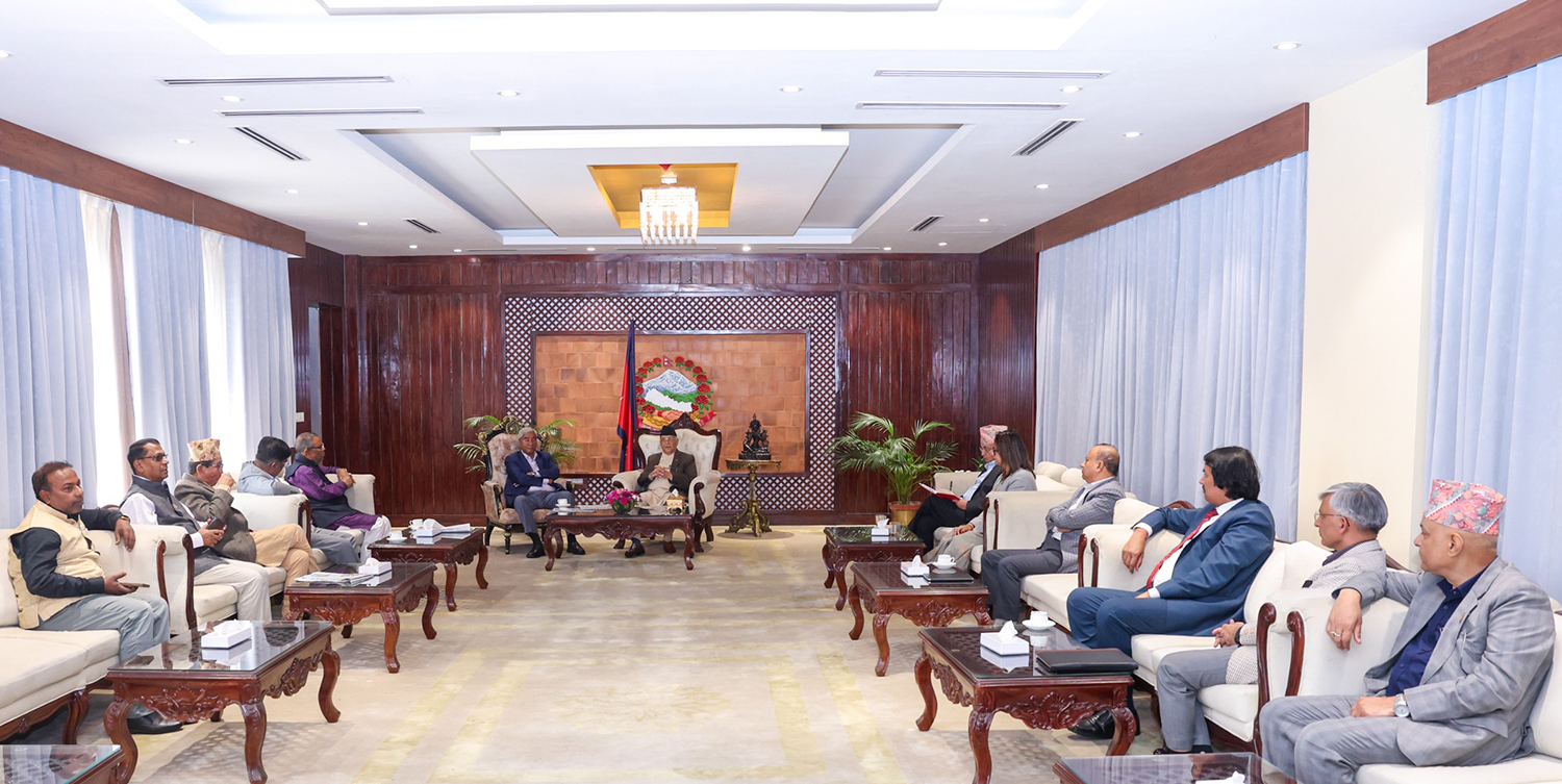 कुलमानको विषयमा प्रतिपक्षीहरूले संसद अवरोध गरेपछि सत्तारूढ दलहरूको बैठक बालुवाटारमा सुरु