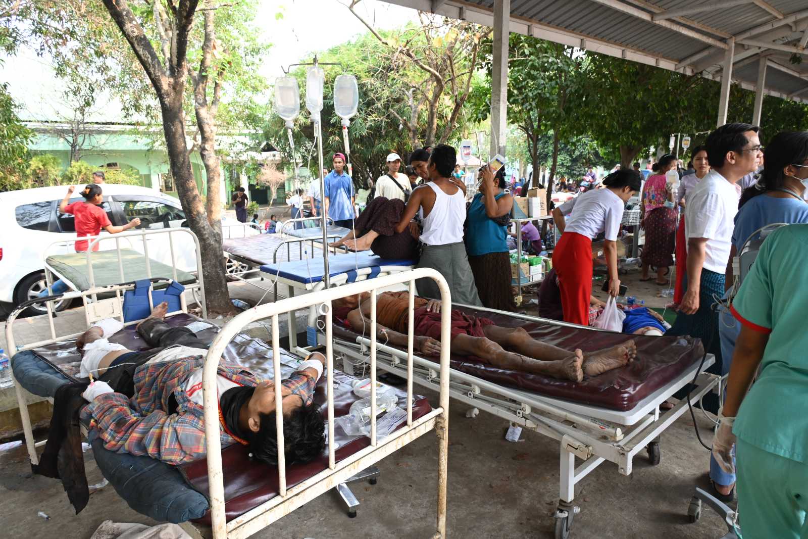  परराष्ट्रको टोली २७ टन राहत सामग्री लिएर म्यान्मार प्रस्थान