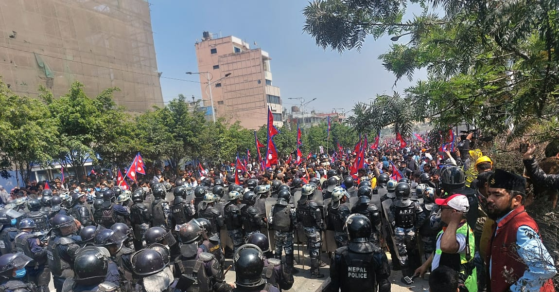 राजवादी समूहकाे झडपमा सात जना सशस्त्र प्रहरी घाइते