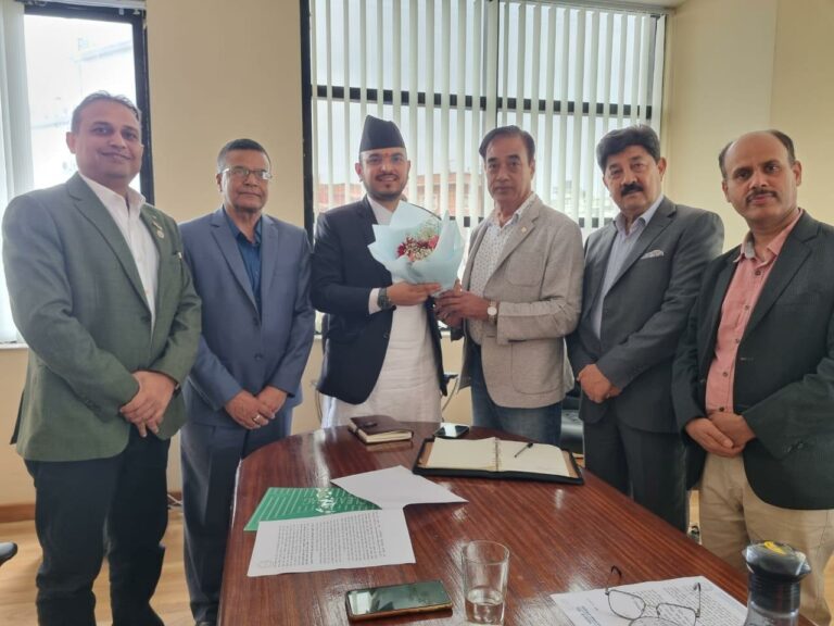 बिमा कम्पनीका संचालकको सेयर १ बर्षसम्म बिक्री गर्न नपाउने व्यवस्था अव्यवहारिक: अध्यक्ष मल्ल