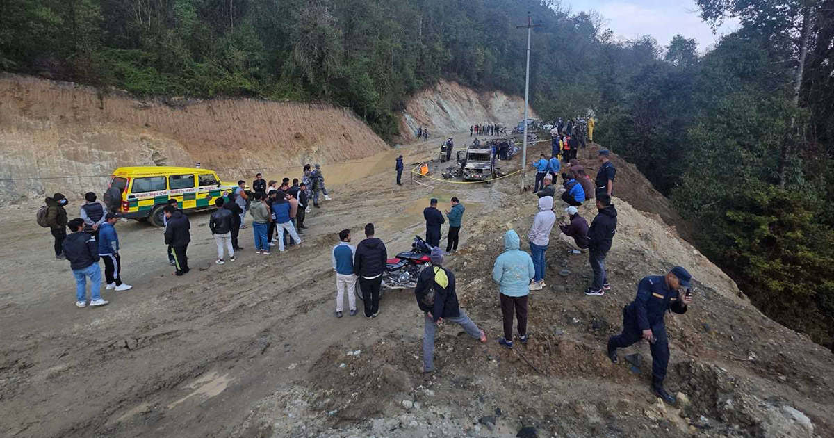 ताप्लेजुङ जीप दुर्घटनाका घाइतेलाई हेलिकोप्टरमार्फत काठमाडौं ल्याइँदै