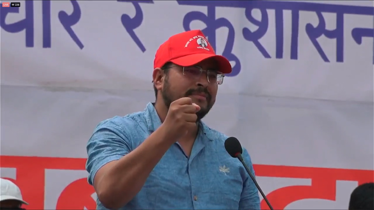 ज्ञानेन्द्र शाहीको प्रश्न- राजतन्त्रमा पढ्न पाइँदैन भन्ने बाबुराम एसएलसी टपर कसरी भए