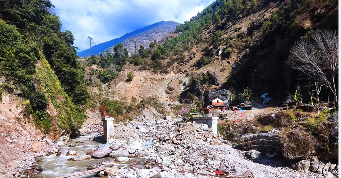 भुजी र दरमखोला पुल निर्माणमा चरम लापरबाही