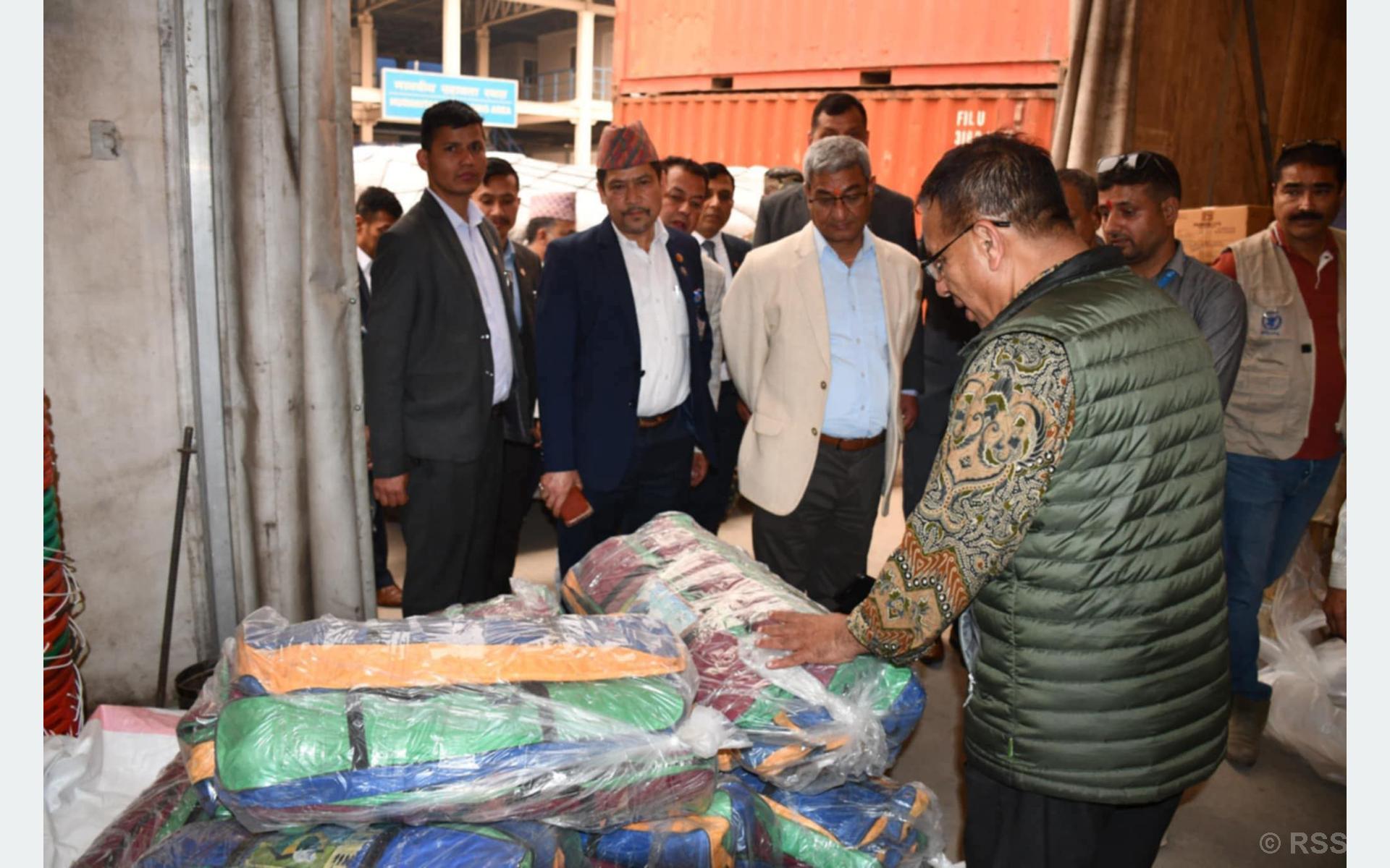 म्यानमारमा सरकारले के के पठायो सहयोगको सामान ? 