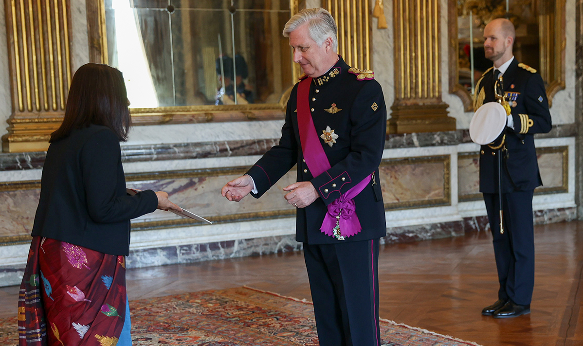 नेपाली राजदूत सेवा लम्सालले बुझाइन् बेल्जियमका राजालाई ओहदाको प्रमाणपत्र