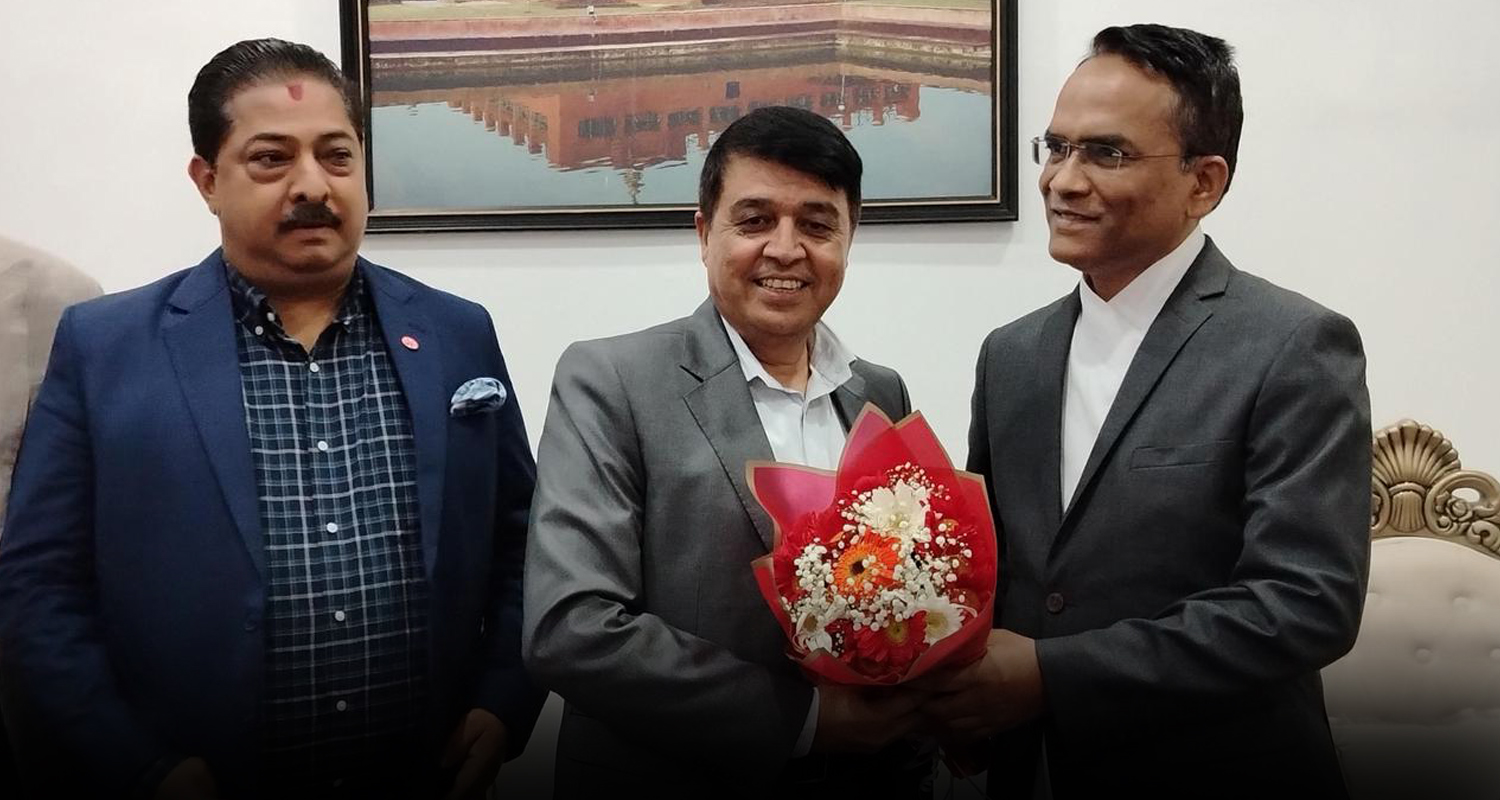 नयाँ गभर्नरलाई चन्द्र ढकालको सुझाव– लगानीमैत्री र मनोबल बढाउने कार्यक्रम ल्याउनुहोस्