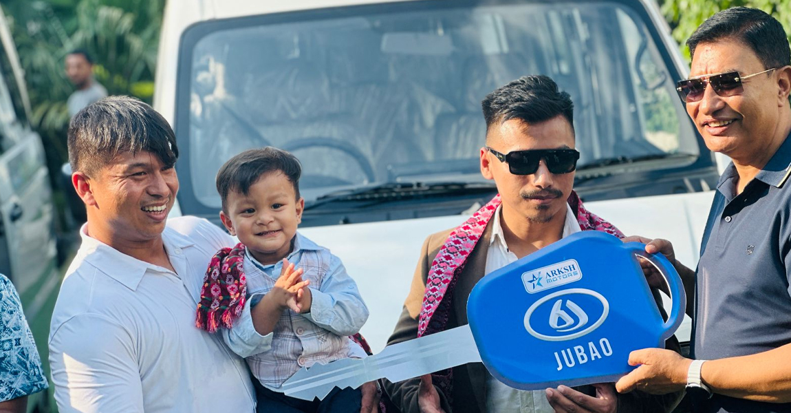 आर्क्स ग्रुपले नेपाल भित्र्यायो चिनियाँ ईभी भ्यान ‘जुबाओ’, स्वयम्भू हारती टुर्सलाई १८ वटा हस्तान्तरण