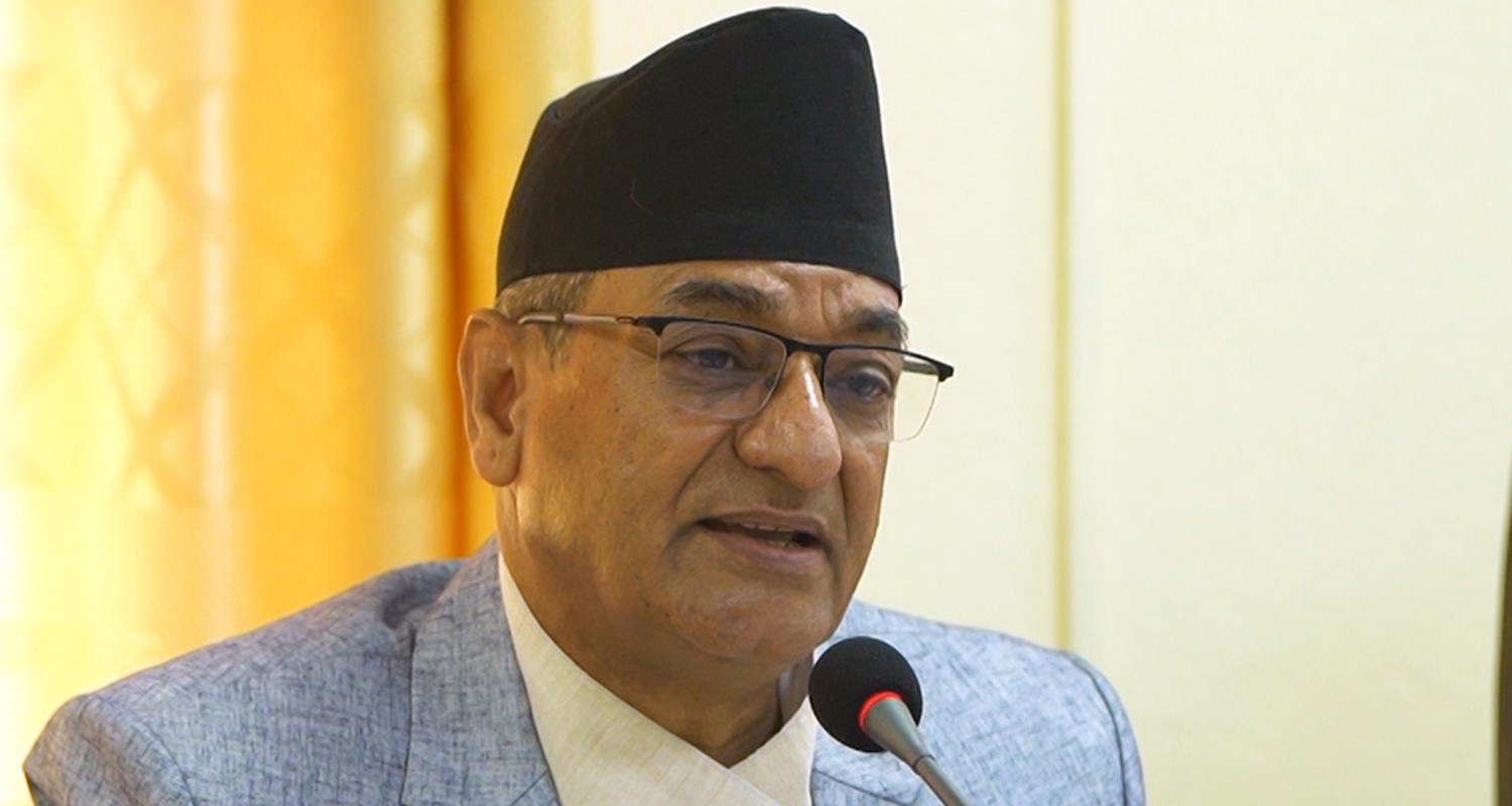 पत्रकारसँग गृहमन्त्रीको रोदन : भिजिट भिसा प्रकरणमा म संलग्न छैन, राजनीतिप्रेरित षडयन्त्र भयो