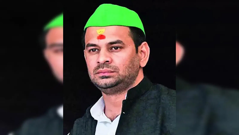 आफ्नै बुबाको निर्मम कारबाहीमा परे तेज प्रताप, पार्टी र परिवारबाटै निष्काशित