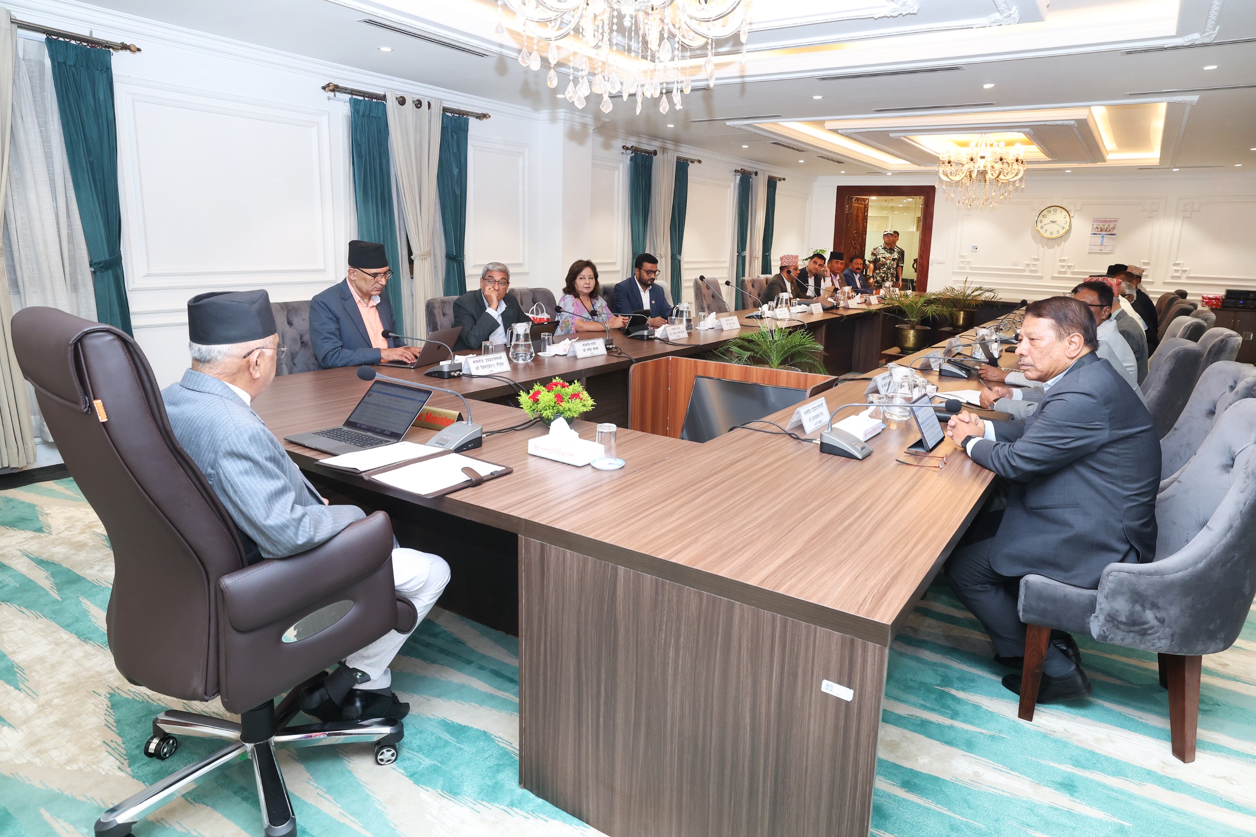 मन्त्रिपरिषद् बैठक बालुवाटारमा जारी