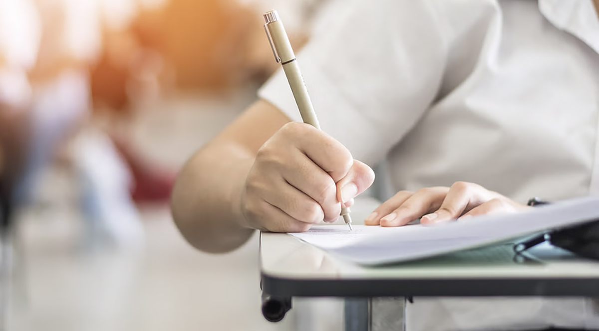 कक्षा १२ काे परीक्षा सुरु, मोबाइल र स्मार्टवाच लैजान रोक