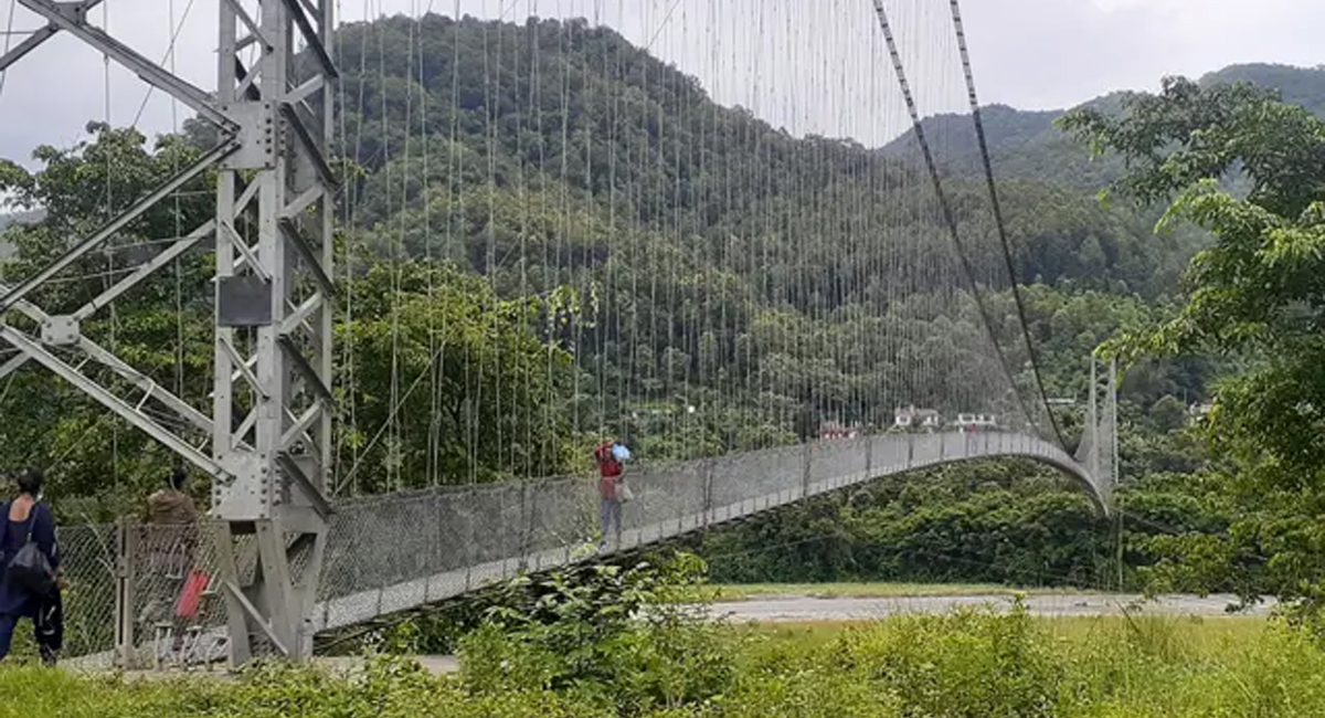 तुइन विस्थापन गरी झाेलुङ्गे पुल निर्माण गरिने