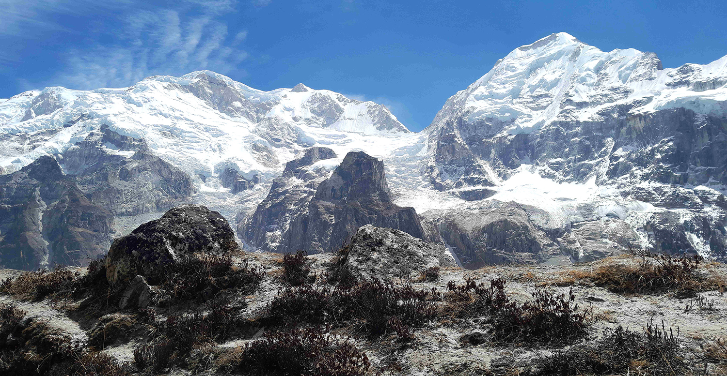 आहा ! कञ्चनजङ्घा (तस्बिरहरू)