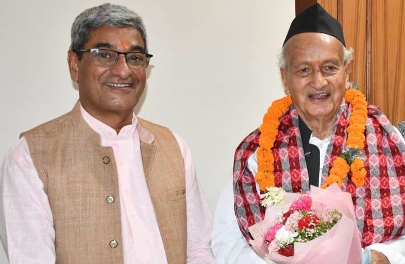 गृहमन्त्री लेखकसँग भाजपा नेता कोश्यारीबिच मन्त्री निवासमा भेट