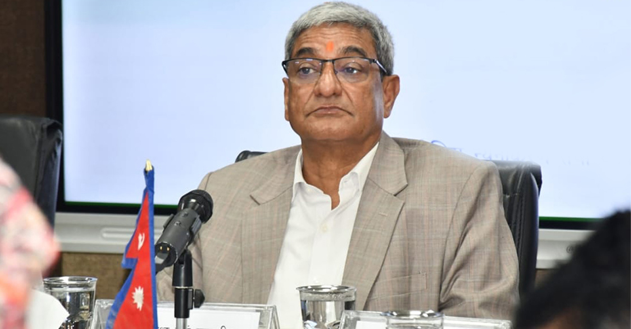 राजीनामाको ‘मूड’ बनाएर बालुवाटार छिरेका गृहमन्त्रीलाई कसले रोक्यो ?