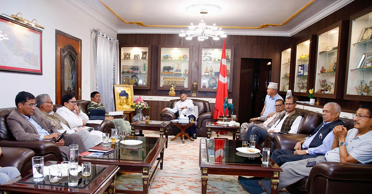 माओवादी केन्द्रले गृहमन्त्री लेखकको राजीनामा नआएसम्म संसदको अवरोध जारी राख्ने