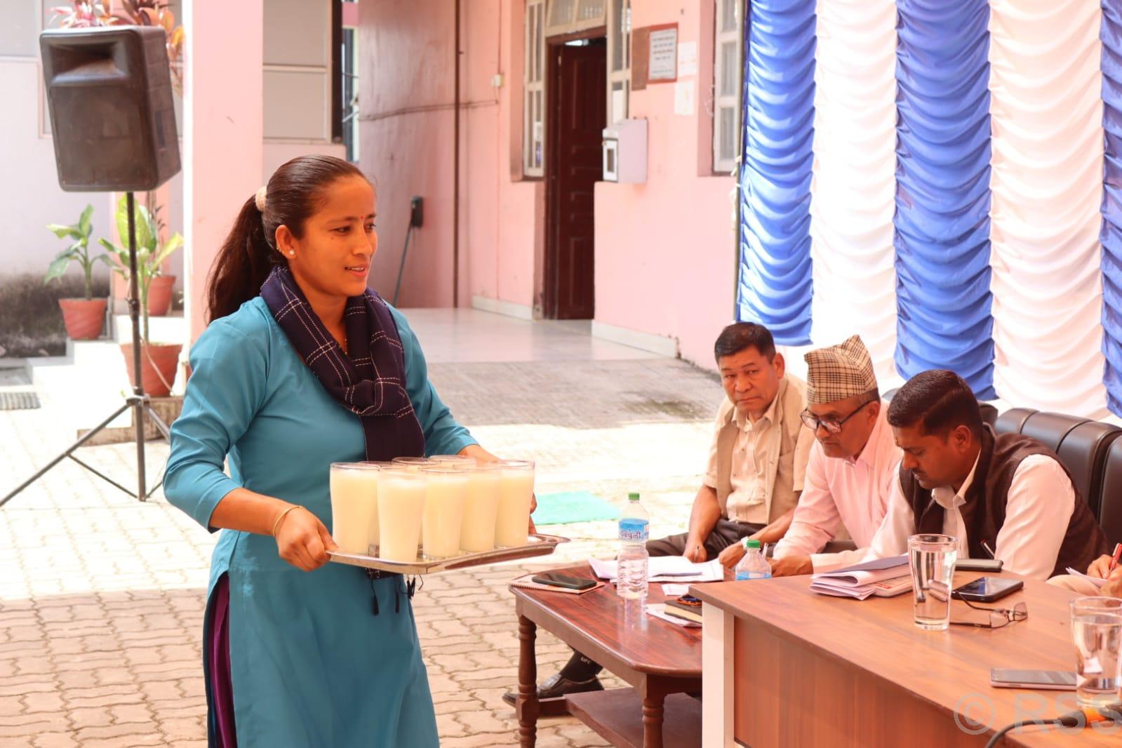 बढ्दै दही र महीको माग, कोल्ड ड्रिङ्कको विकल्प बन्दै