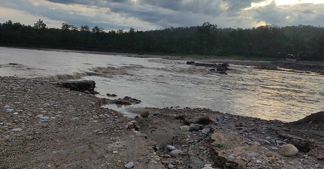 बुटवल-नारायणगढ सडक अवरुद्ध