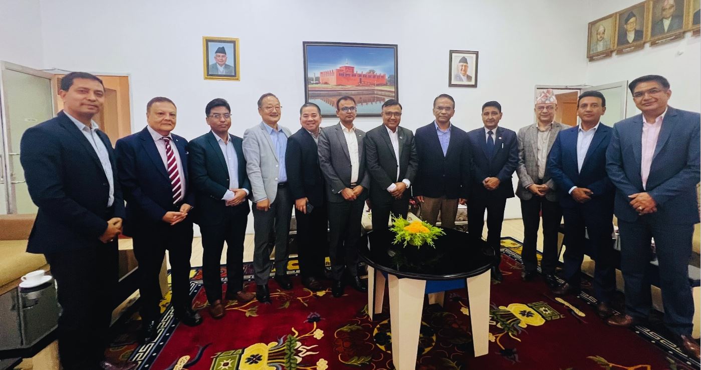 नवनियुक्त गभर्नर र बैंकर्स संघबीच भेट