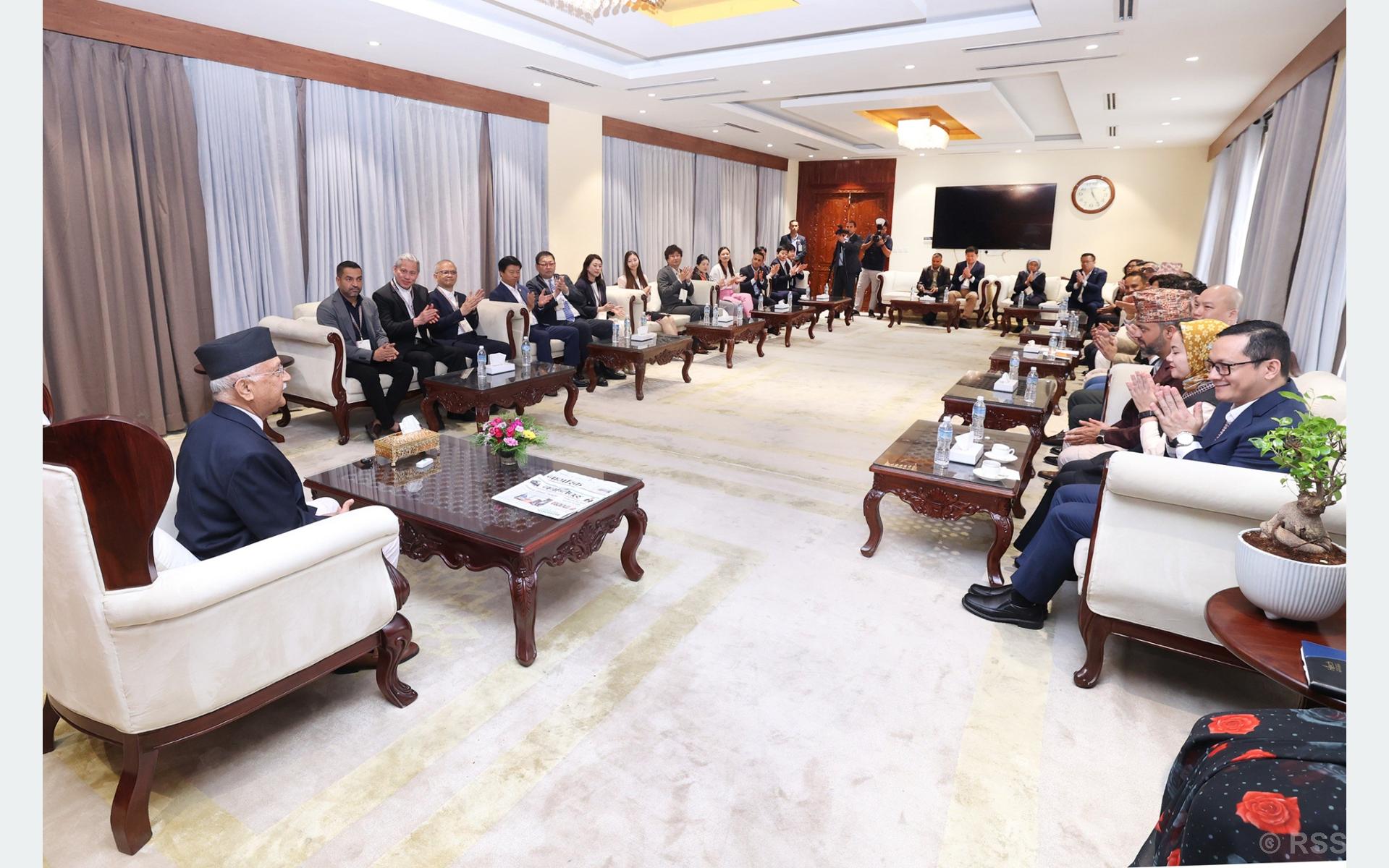 प्रधानमन्त्रीसँग एशियाली भुक्तानी नेटवर्कका प्रतिनिधिको भेट