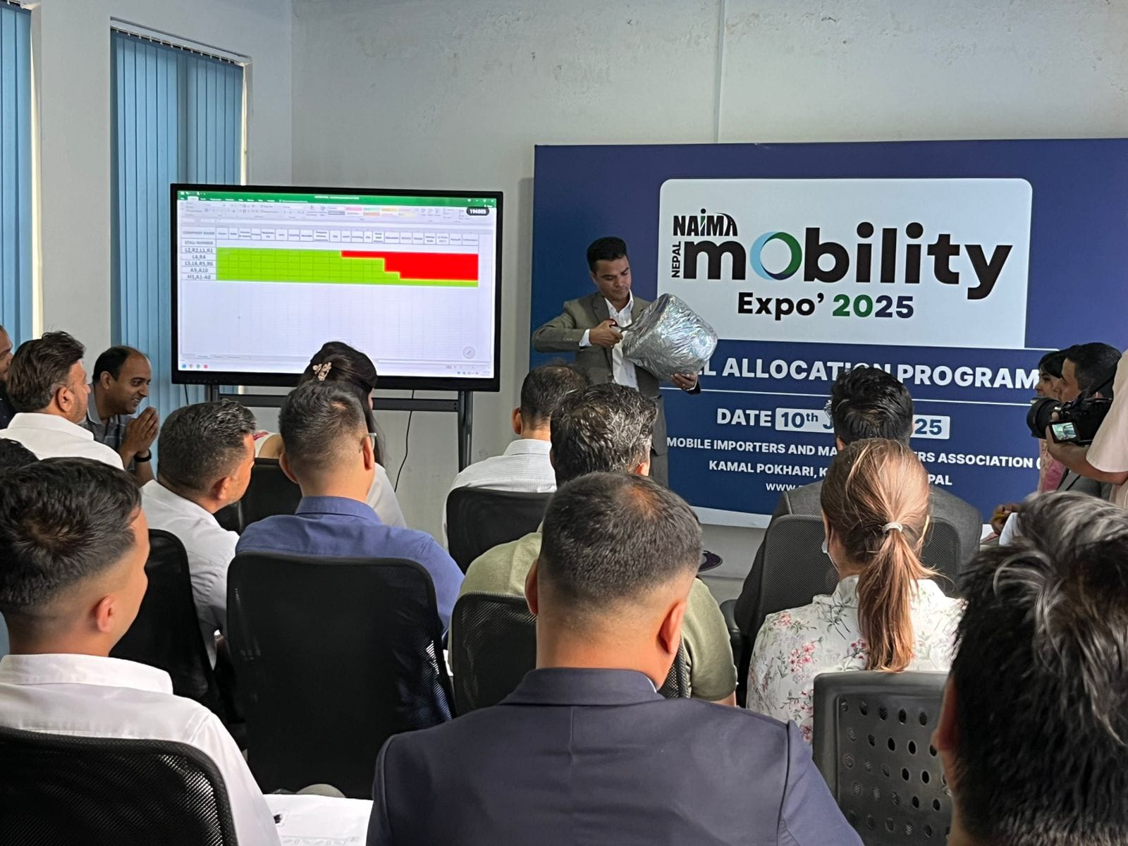 नाइमा नेपाल मोबिलिटी एक्सपो २०२५ को स्टल बाँडफाँट