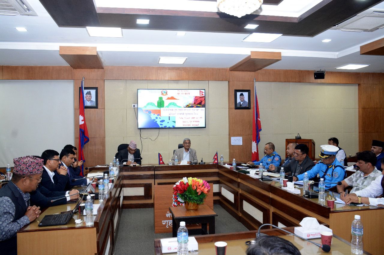 सवारी साधन बन्द गर्दा भनसुनका आधारमा चलाएको पाइए प्रजिअसहितलाई कारबाही हुन्छ: गृहमन्त्री लेखक