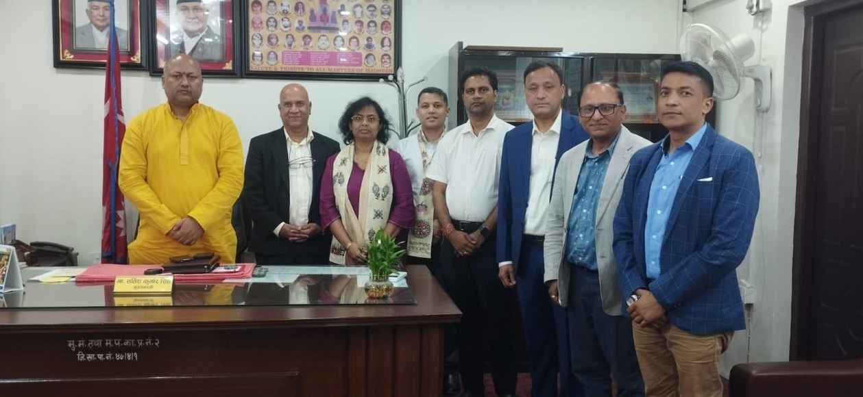 मुख्यमन्त्री सिंहसँग एडिबी टोलीको भेट