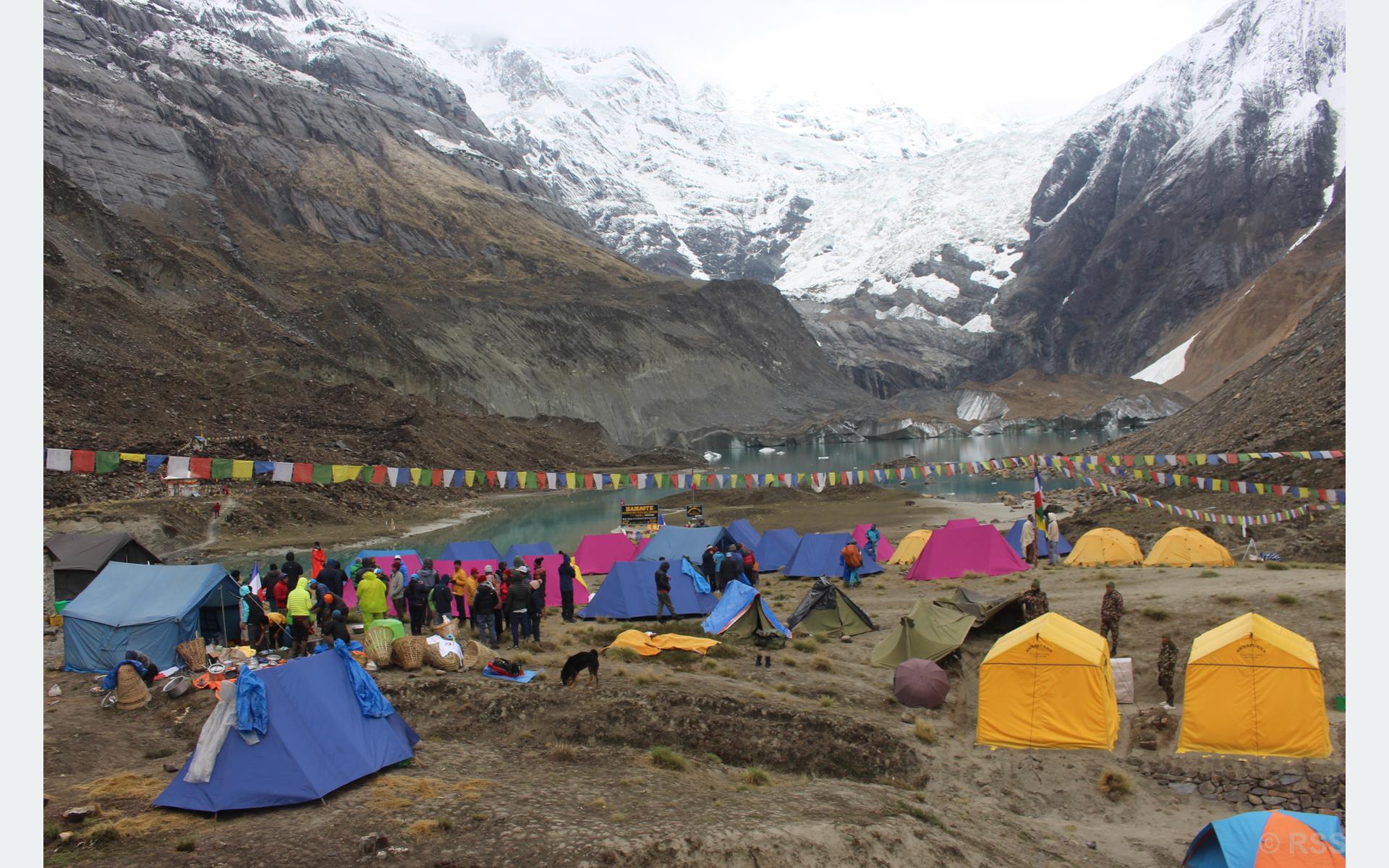 अन्नपूर्ण प्रथम आधार शिविरमा जाने पर्यटक बढे
