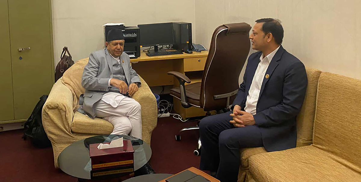 सभामुखले गरे रास्वपा र राप्रपासँग छलफल, अडान नछाड्दा संसद सुचारूमा ढिलाइ