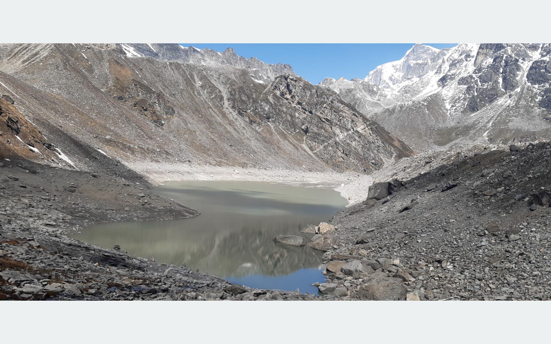 दूधपोखरीकुण्डमा जलसतह घट्दै