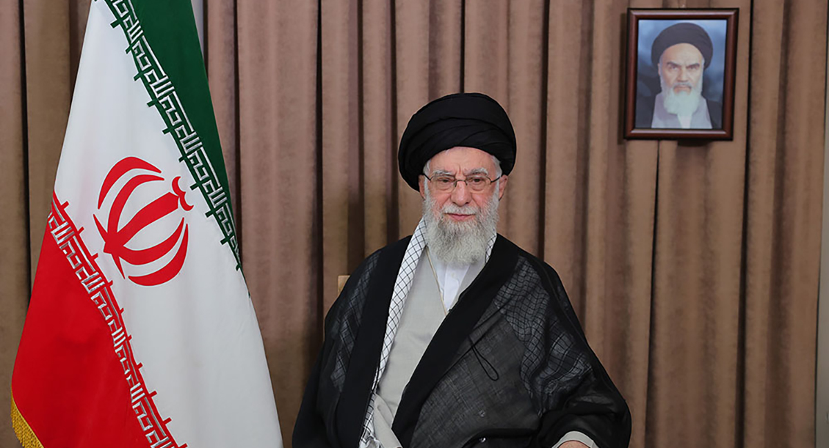 इरानको आन्तरिक सल्लाहकार टिम ध्वस्त, एक्लै भए खामेनी !