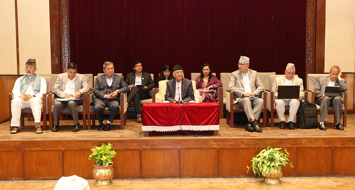 राजावादीहरूको चेतनाको स्तर देख्दा दया लागेर आउँछ : प्रधानमन्त्री ओली