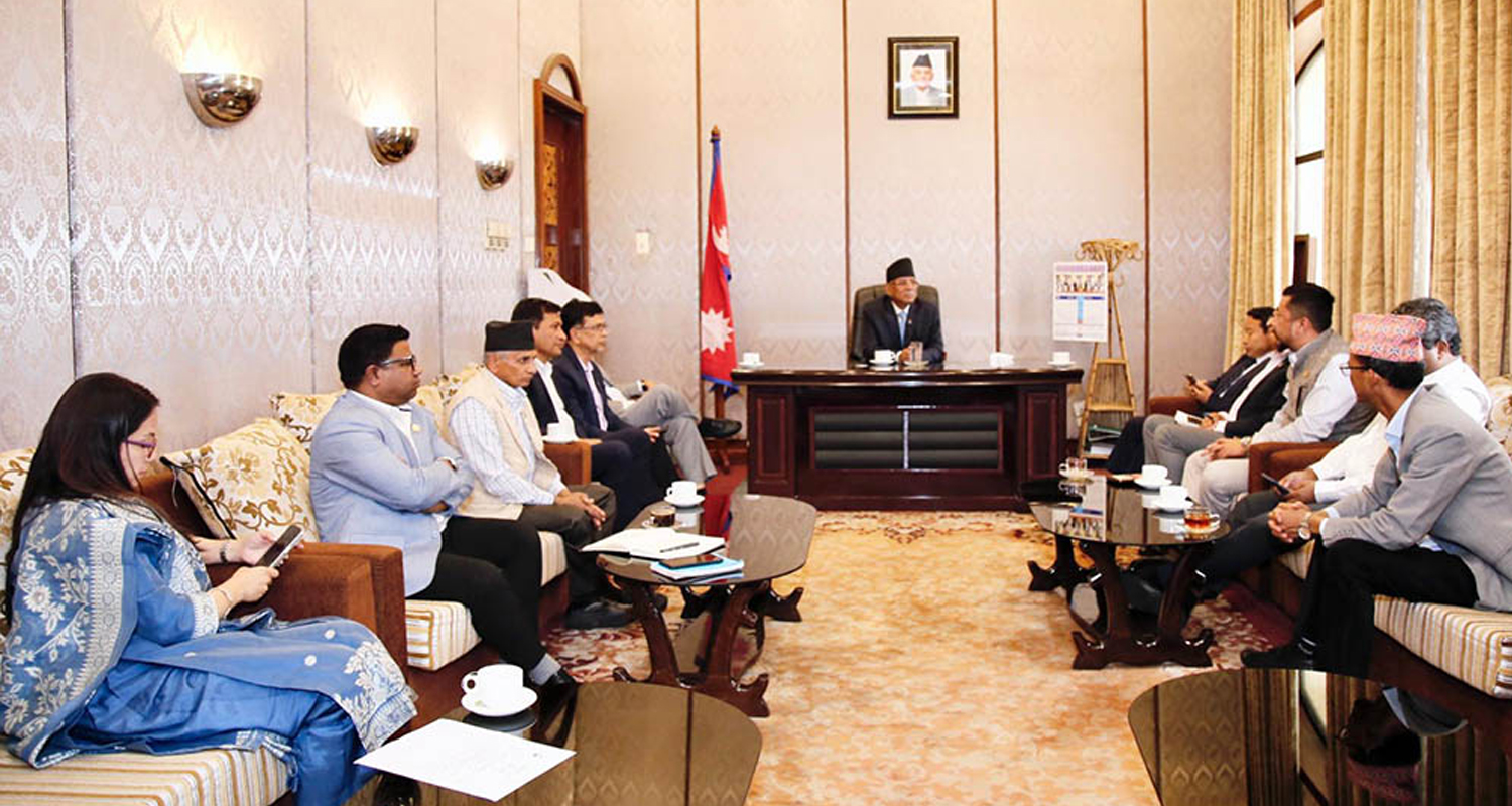 संसदको अवरोध खुलाउन लचिला हुँदै विपक्षी दल, बैठक  जारी