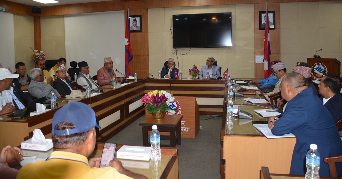सरकार र यातायात व्यवसायीबीच गृह मन्त्रालयमा वार्ता
