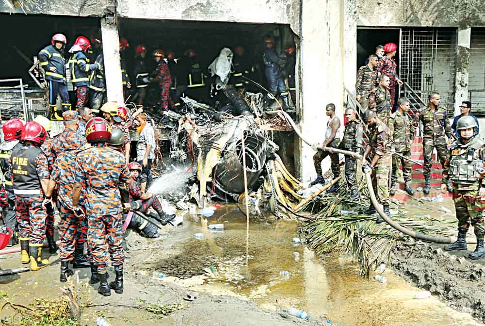 बंगलादेशमा विमान दुर्घटना हुँदा मृत्यु हुनेको सङ्ख्या २२ पुग्यो