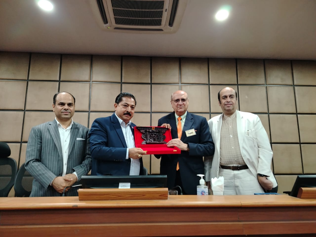 नेपाल-मलेसिया लगानी प्रवद्र्धनबारे छलफल, आपसी सहकार्यका लागि वरिष्ठ उपाध्यक्ष श्रेष्ठको आग्रह