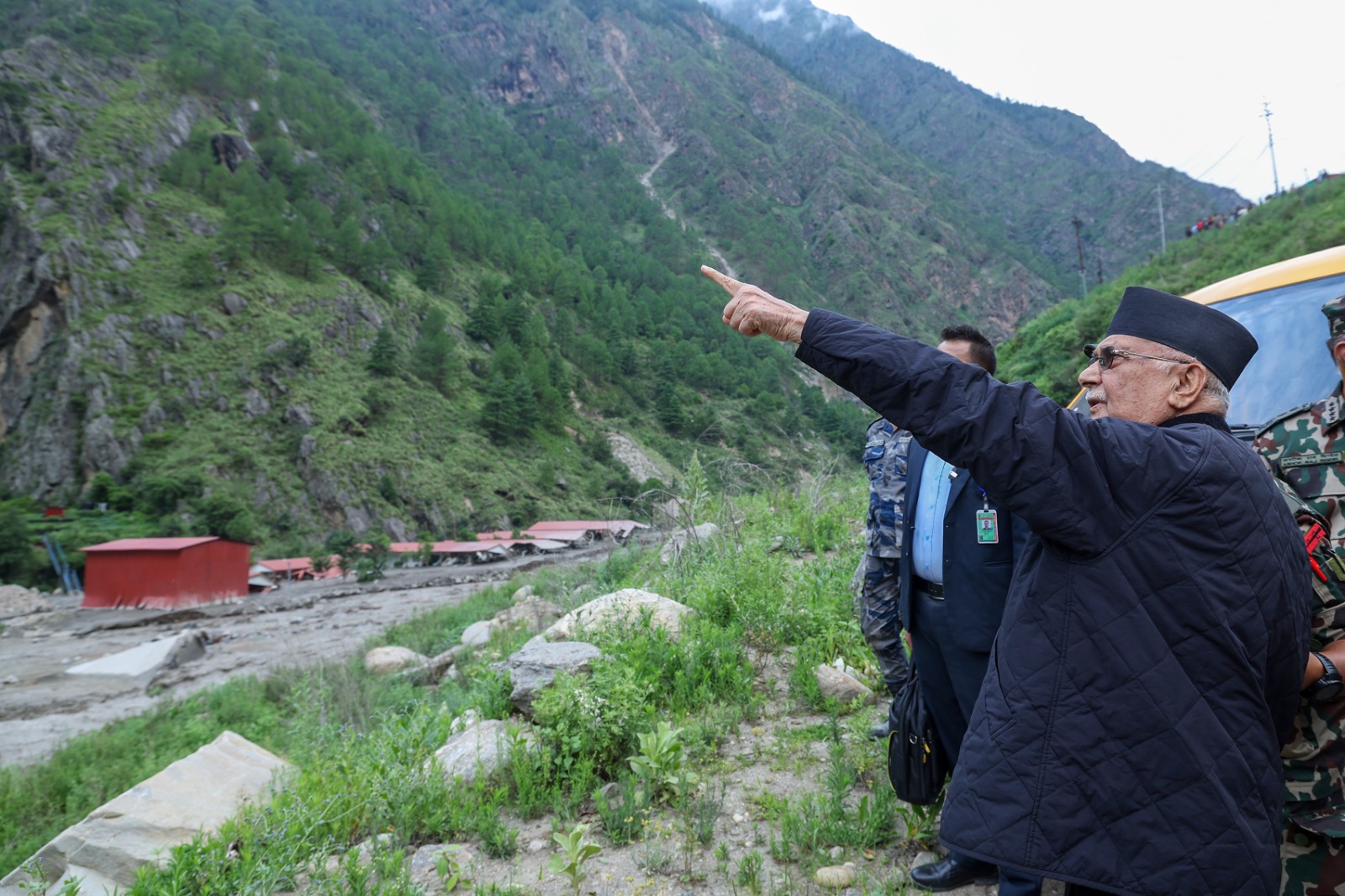 प्रधानमन्त्री ओलीबाट रसुुवा र नुवाकोटको बाढी प्रभावित क्षेत्रको अवलोकन