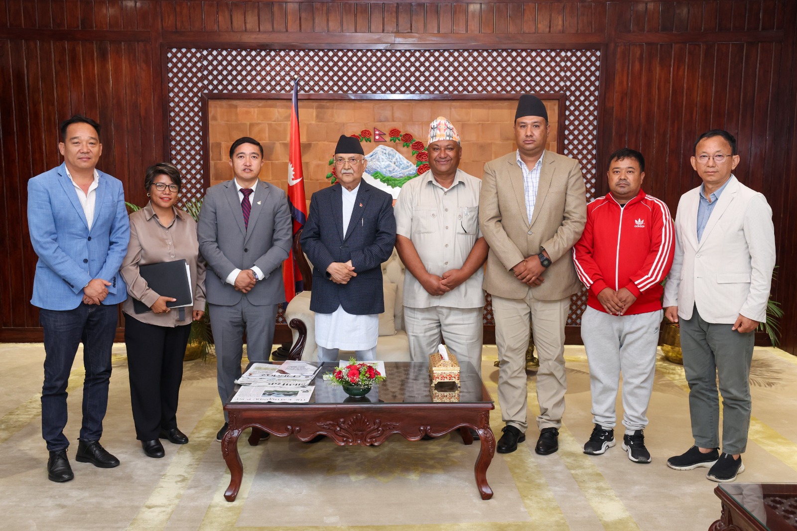 प्रधानमन्त्री ओलीद्वारा सूर्यविनायकमा नयाँ रंगशाला बनाउन छलफल