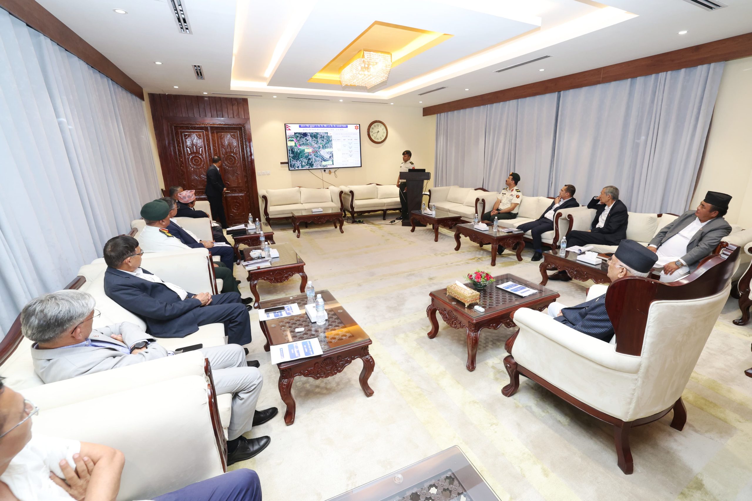 प्रधानमन्त्रीद्वारा द्रुतमार्गको सुरुविन्दु समस्या समाधानका लागि पहल