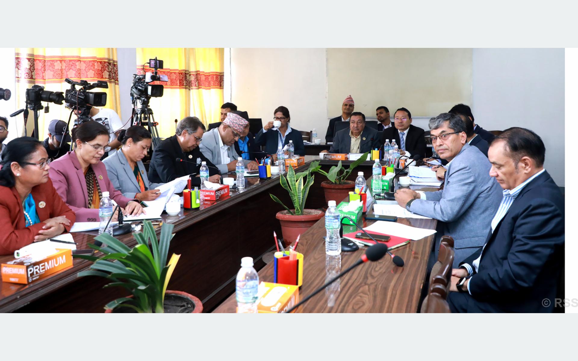 ‘अर्थतन्त्र चलायमान एवं आर्थिक अनुशासन कायम गर्ने मौद्रिक नीति ल्याउनुपर्छ’