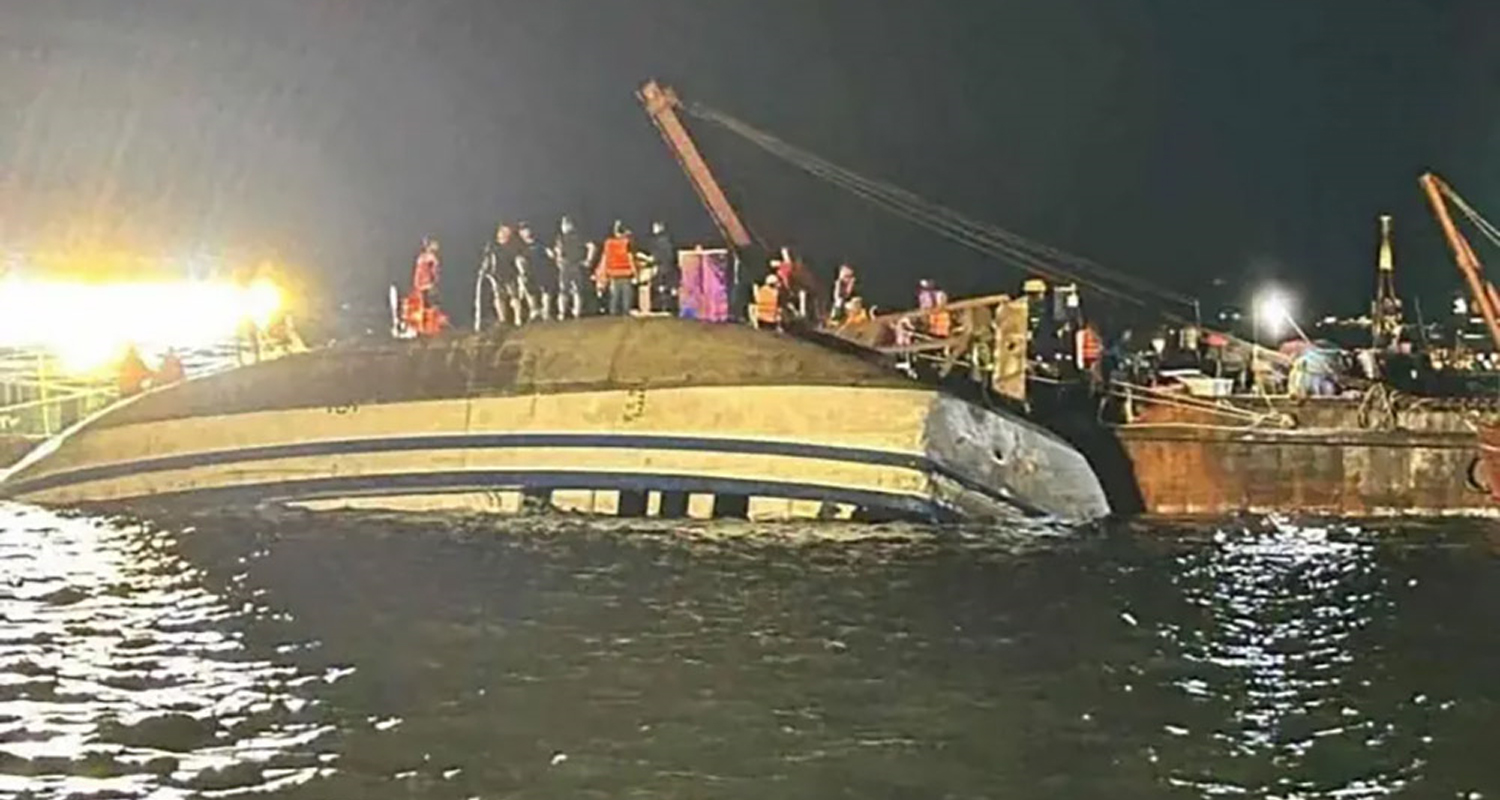 भियतनाममा पर्यटक डुङ्गा पल्टियो, ३७ जनाको मृत्यु