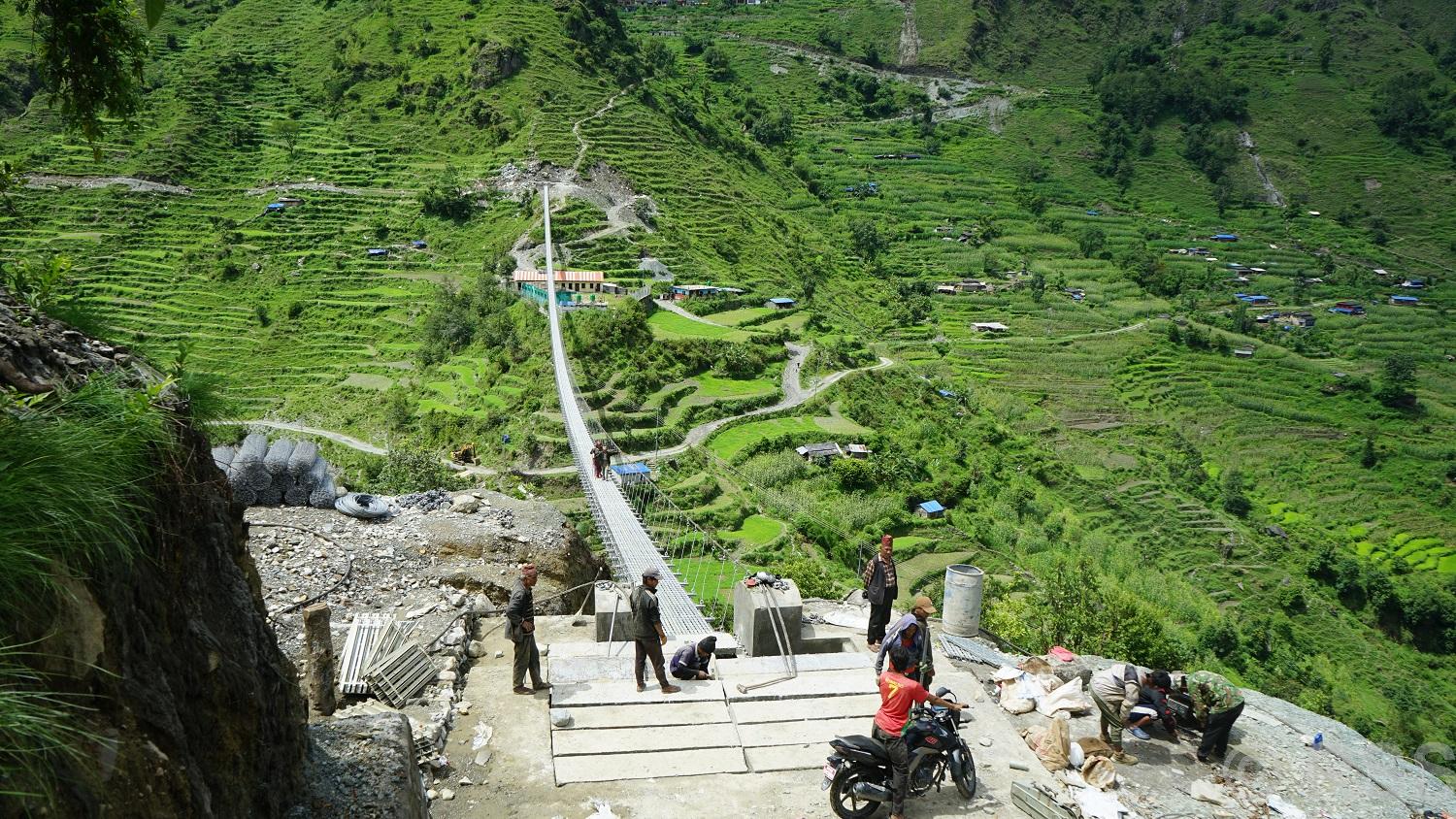 सवा दुई करोड बढी लागतमा बन्यो झोलुङ्गे पुल